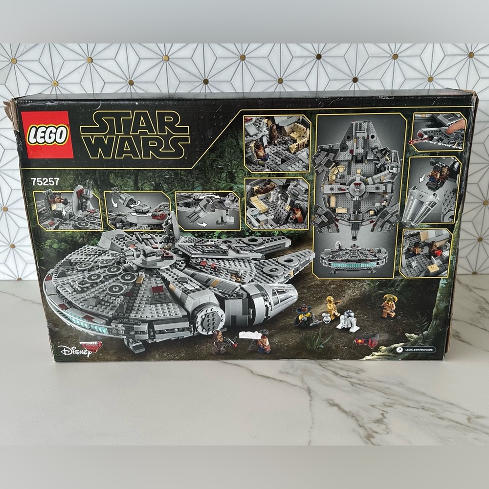 LEGO Star Wars Millennium Falcon Set - #75257 RETIRED, NWT - Picture 8 of 11